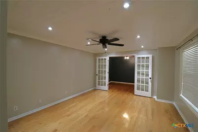 417 Salisbury Lane, Victoria, TX 77904 - Photo 6