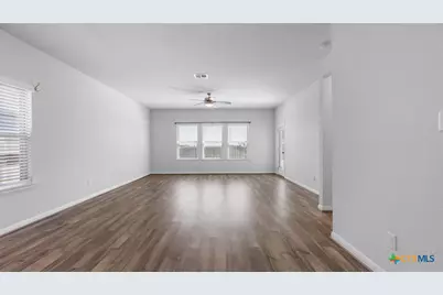 724 Clara Park, New Braunfels, TX 78130 - Photo 6
