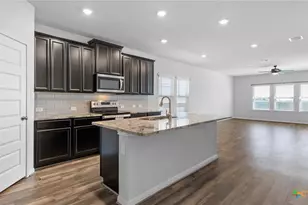 724 Clara Park, New Braunfels, TX 78130 - Photo 10