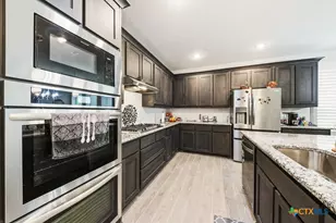 825 Pader, New Braunfels, TX 78130 - Photo 12