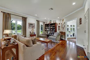 8 Trophy Ln, New Braunfels, TX 78132 - Photo 10