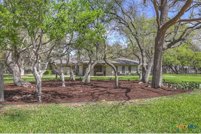 8 Trophy Lane, New Braunfels, TX 78132 - Photo 2