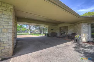8 Trophy Ln, New Braunfels, TX 78132 - Photo 6