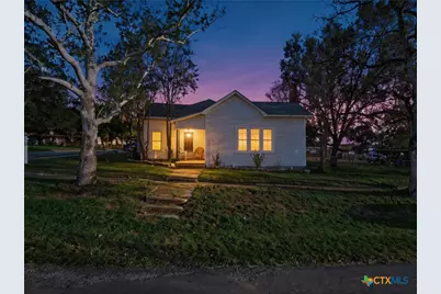 211 E 4th Street, Nixon, TX 78140 - Photo 1