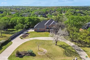 1703 Canyon Springs Dr, Belton, TX 76513 - Photo 2