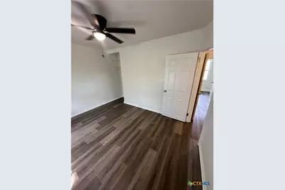 1204 E Warren Avenue #2-B, Victoria, TX 77901 - Photo 8