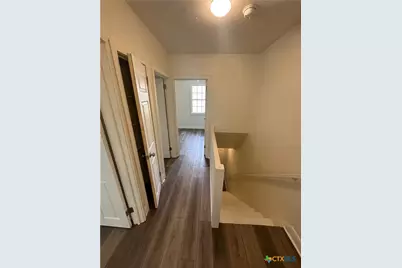 1204 E Warren Avenue #2-B, Victoria, TX 77901 - Photo 4