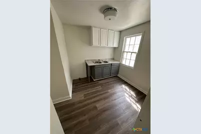 1204 E Warren Avenue #2-B, Victoria, TX 77901 - Photo 2