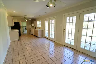 2131 Mountainview Dr, Waco, TX 76710 - Photo 10