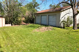 2131 Mountainview Dr, Waco, TX 76710 - Photo 2