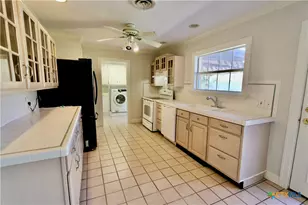 2131 Mountainview Dr, Waco, TX 76710 - Photo 12