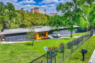 810 N Loop St, San Marcos, TX 78666 - Photo 6