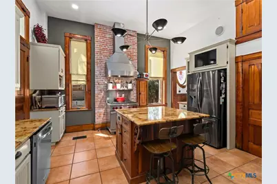 372 Magazine Avenue, New Braunfels, TX 78130 - Photo 18