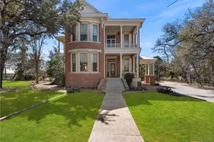 372 Magazine Ave, New Braunfels, TX 78130 - Photo 4