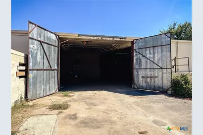 512 Jones Street, Gonzales, TX 78629 - Photo 2