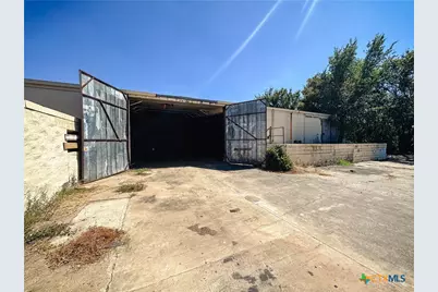 512 Jones Street, Gonzales, TX 78629 - Photo 1