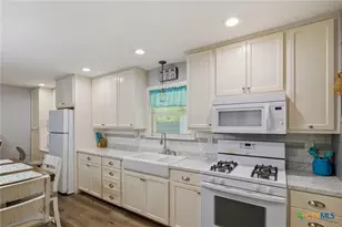 3309 Avondale St, Victoria, TX 77901 - Photo 8