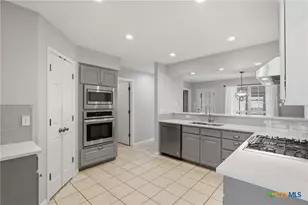 1174 Vista Bonita, New Braunfels, TX 78130 - Photo 6