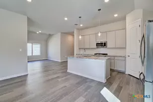 840 Pincushion Ln, New Braunfels, TX 78130 - Photo 6