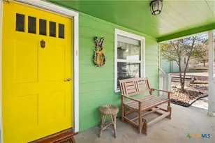 1035 Madeline St, New Braunfels, TX 78132 - Photo 2