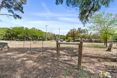 1035 Madeline Street, New Braunfels, TX 78132 - Photo 10