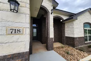 718 Golden Eagle Dr, Salado, TX 76571 - Photo 2