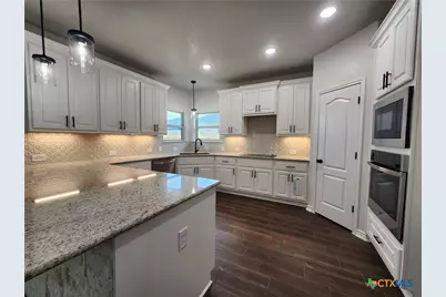 718 Golden Eagle Drive, Salado, TX 76571 - Photo 10