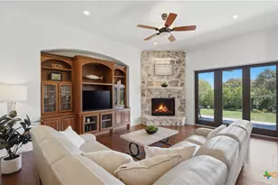 2230 Windsor Pl, New Braunfels, TX 78130 - Photo 6