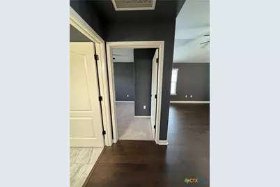 210 Yellowstone Drive, Victoria, TX 77904 - Photo 8