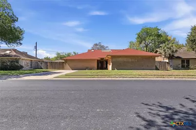 118 Santa Fe, Victoria, TX 77904 - Photo 2