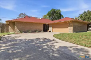 118 Santa Fe, Victoria, TX 77904 - Photo 1