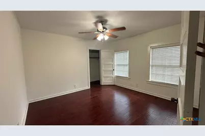 724 N Beal Street, Belton, TX 76513 - Photo 1