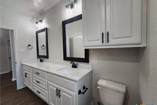 712 Golden Eagle Dr, Salado, TX 76571 - Photo 8