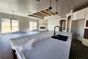 712 Golden Eagle Dr, Salado, TX 76571 - Photo 8