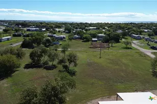 407 W Oakland Ave, Seadrift, TX 77983 - Photo 16