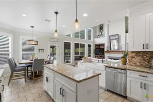 440 Oak Trce, New Braunfels, TX 78132 - Photo 16