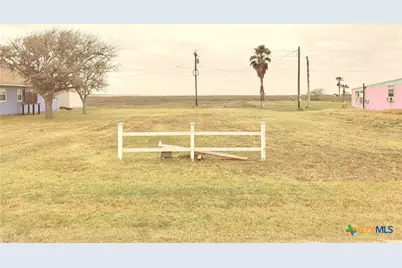 1116 S Ocean Drive, Port Lavaca, TX 77979 - Photo 1