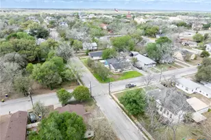 806 St Michael St, Gonzales, TX 78629 - Photo 28