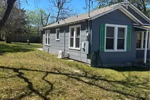 308 Poth St, Yoakum, TX 77995 - Photo 2