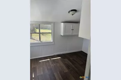 308 Poth Street, Yoakum, TX 77995 - Photo 6