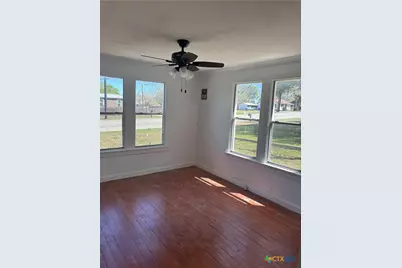 308 Poth Street, Yoakum, TX 77995 - Photo 12