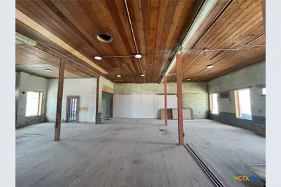 1308 N Bowie Street, Seguin, TX 78155 - Photo 8
