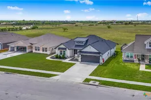 504 Townhall Ln, Victoria, TX 77904 - Photo 8