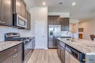 712 Coyote Crk Wy, Kyle, TX 78640 - Photo 8