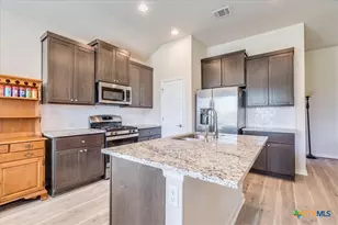 712 Coyote Crk Wy, Kyle, TX 78640 - Photo 2
