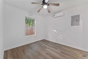 112 Linda Dr, San Marcos, TX 78666 - Photo 8