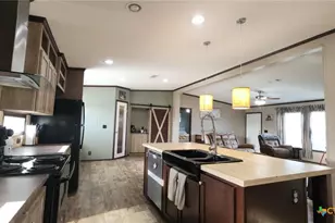 1602 W St Louis Ave, Seadrift, TX 77983 - Photo 4