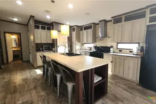 1602 W St Louis Ave, Seadrift, TX 77983 - Photo 6