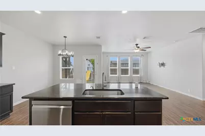 484 Copper Hill Drive, New Braunfels, TX 78130 - Photo 6