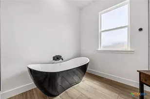 11151 Golden Eagle Ave, Salado, TX 76571 - Photo 28